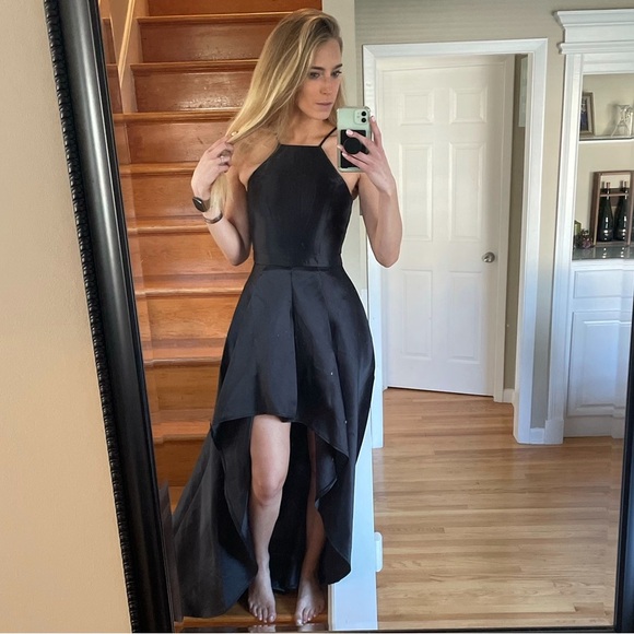 Black high low gown - Picture 2 of 4